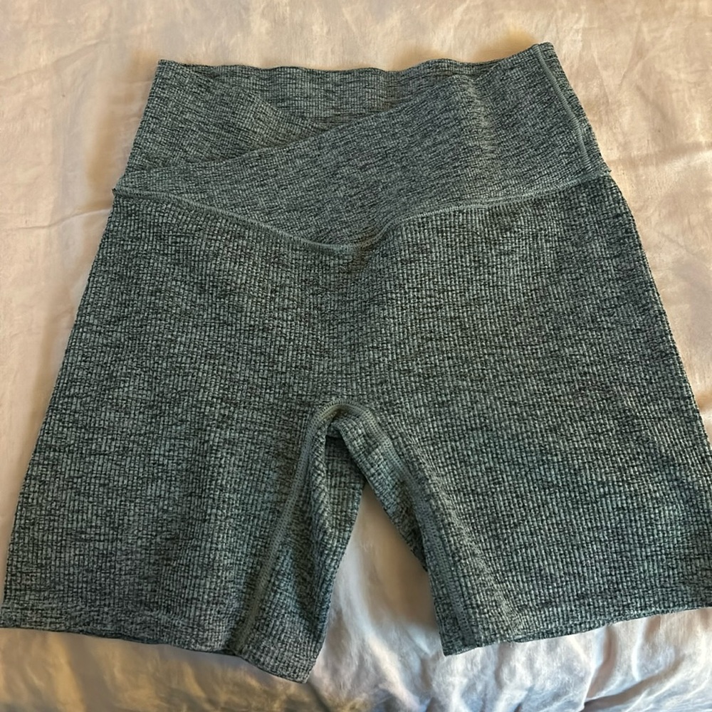 V Waistband biker shorts